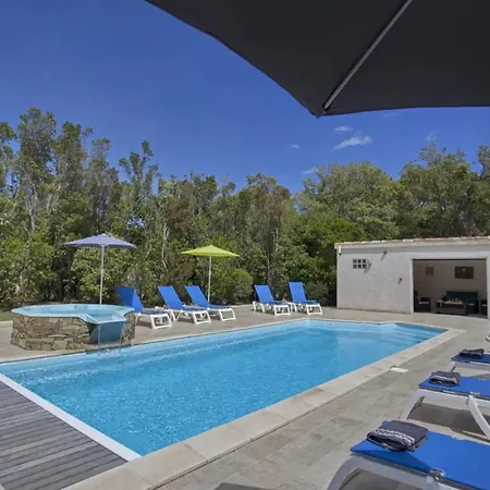 Apartment Bel A Avec Piscine